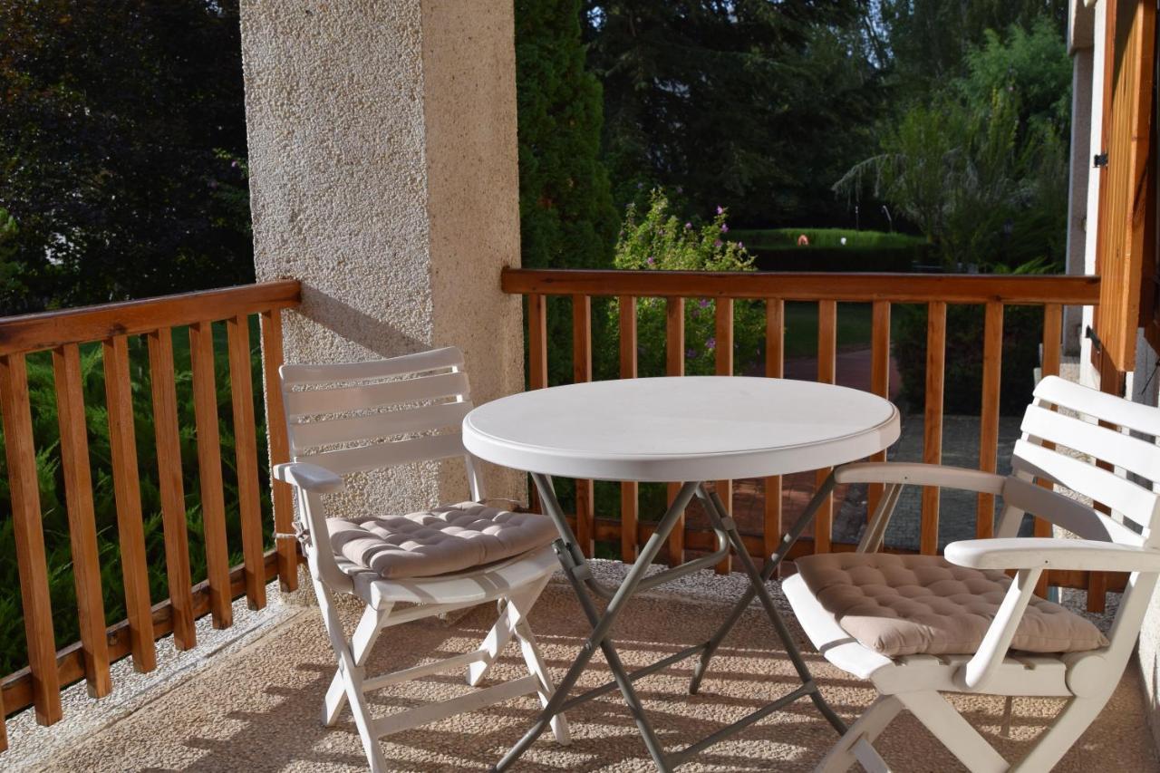 Acogedor Apartamento Con Piscina Compartida Y Opcion A Parking Jaca Buitenkant foto